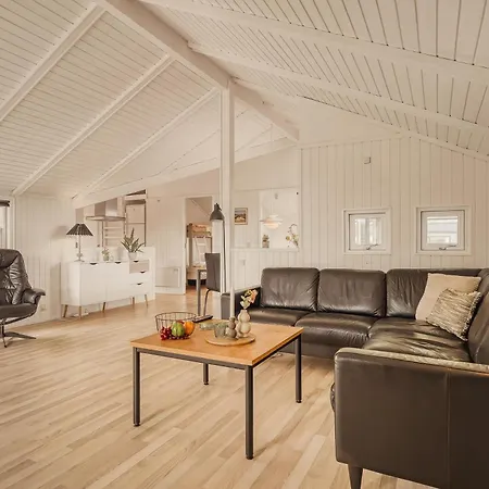 Ferienhaus Flot På En Kuperet Grund Sj802 Harboør