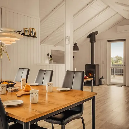 Flot På En Kuperet Grund Sj802 Ferienhaus *